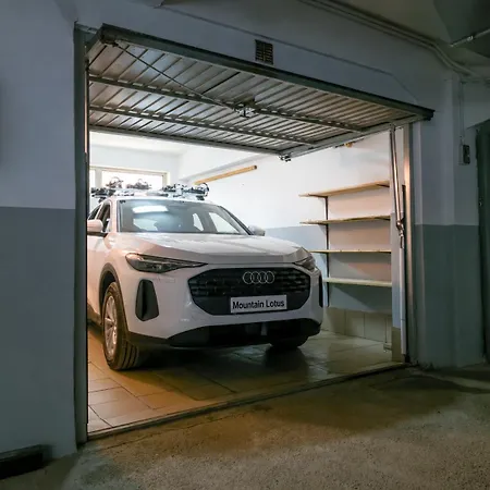 Mountain Lotus アパート